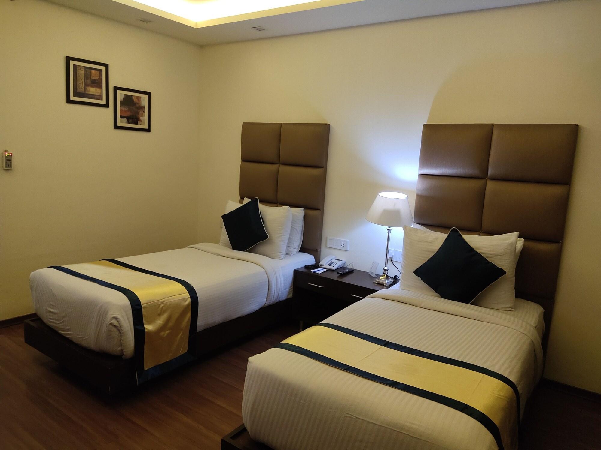Days Hotel By Wyndham, Τζαλαντάρ Εξωτερικό φωτογραφία