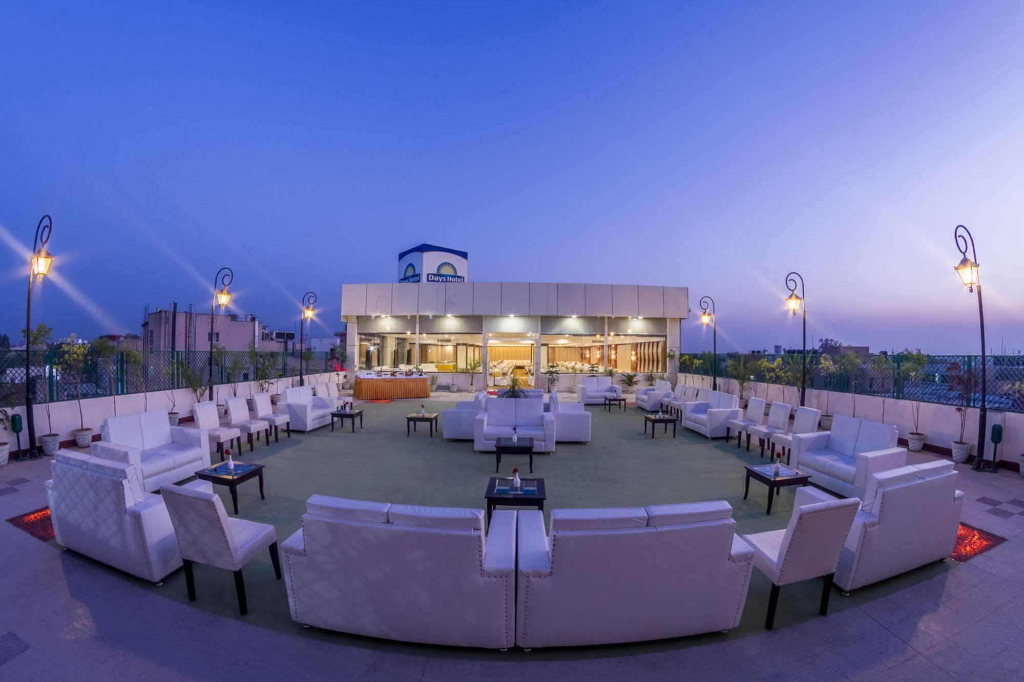Days Hotel By Wyndham, Τζαλαντάρ Εξωτερικό φωτογραφία