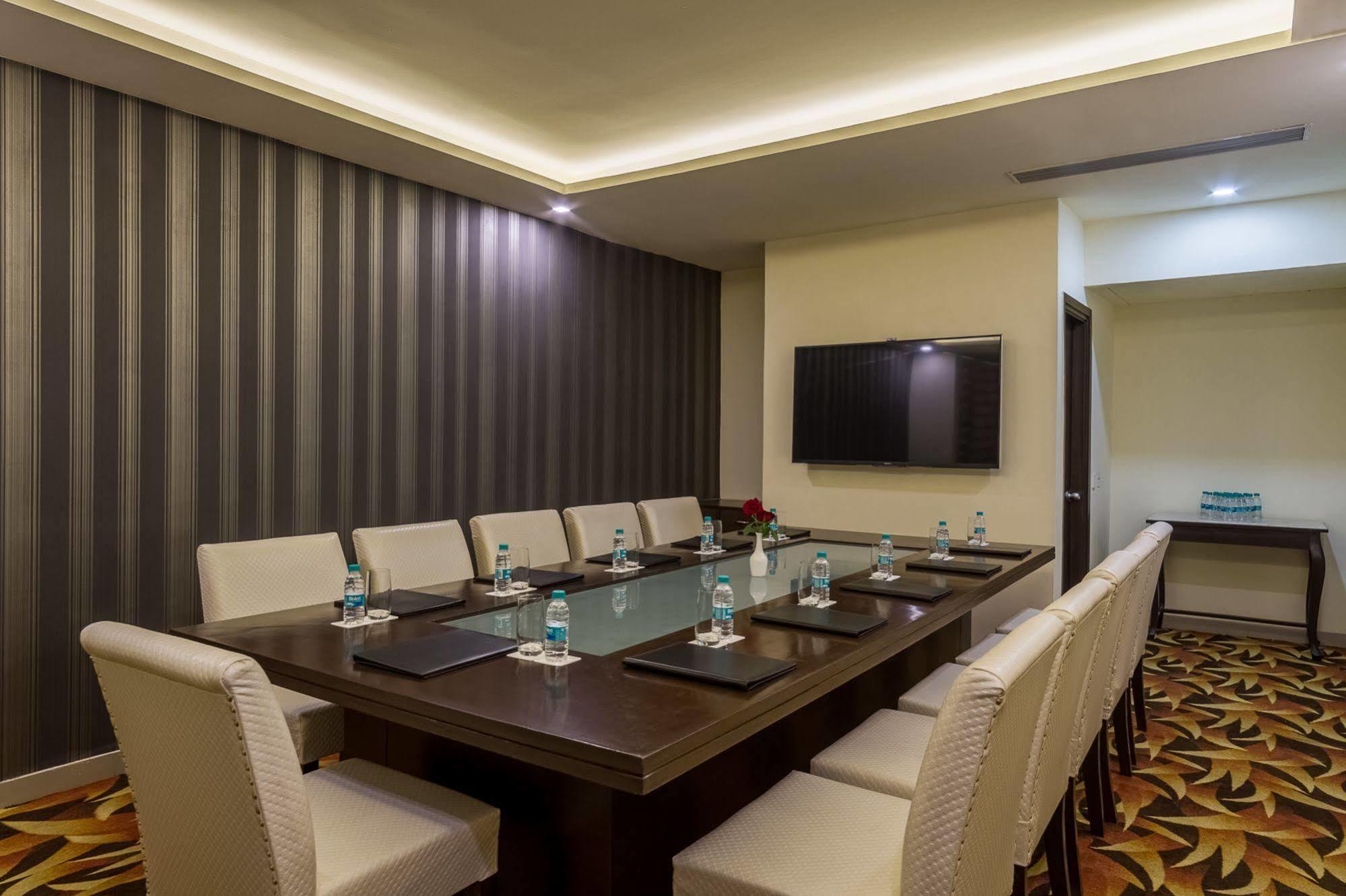 Days Hotel By Wyndham, Τζαλαντάρ Εξωτερικό φωτογραφία